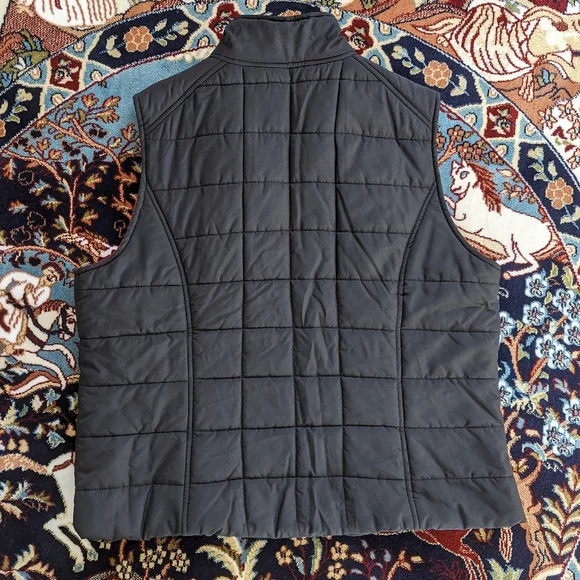 Black and Red Puffer Vest - Picture 5 of 5